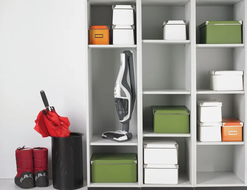Пылесос Gorenje SVC180FW белый