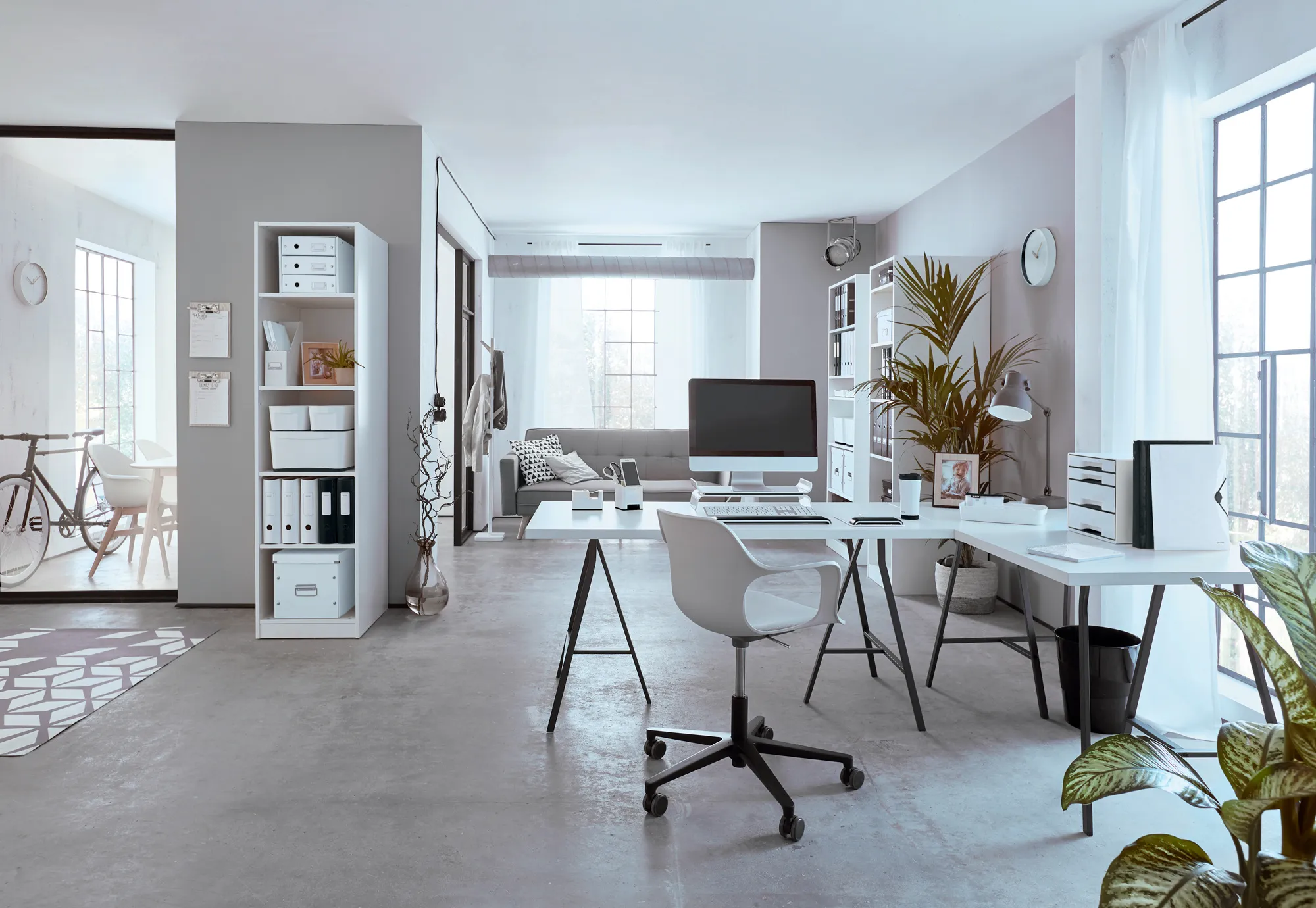 Папка-регистратор Leitz Active WOW 11070001 A4 65мм лам.карт. белый без. окант. вместимость 350 листов накл.на кор.